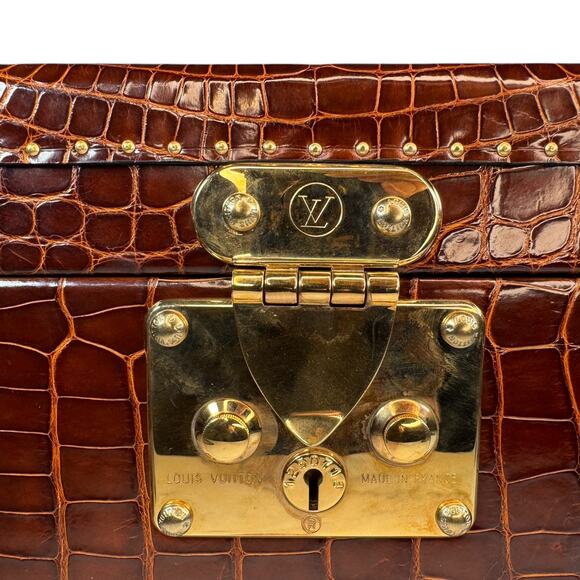 Louis Vuitton Crocodile Trunk Boite Flacons Beauty Train Case Exotic LV w/key - Picture 11 of 16